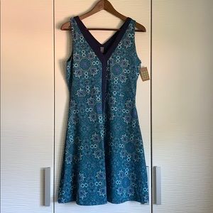 Title nine Hillary dress medieval blue size medium